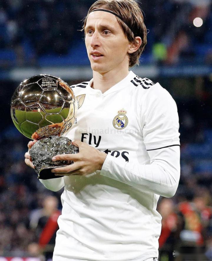 决赛桌（Final Table）的单挑博弈：冠军和亚军的心理战。（决赛桌终极对决：冠军与亚军的心理较量）